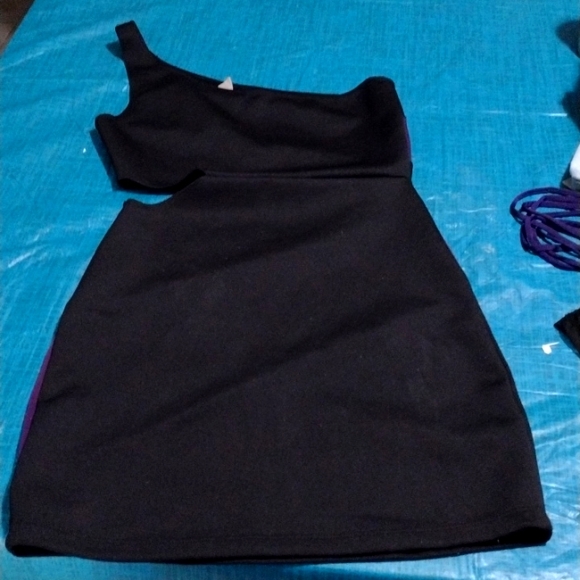 Dress - Picture 2 of 2